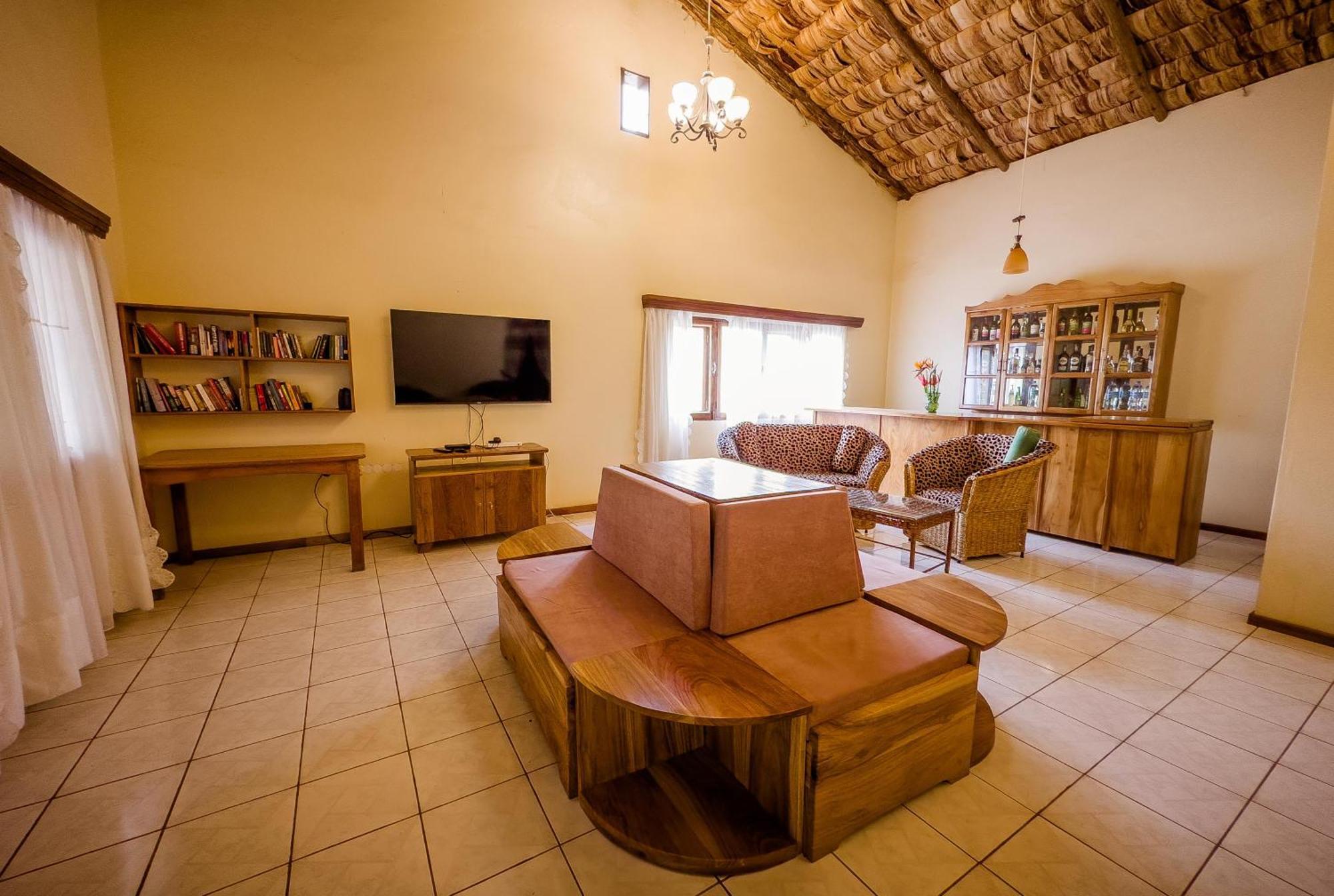 Meru View Lodge Usa River Екстериор снимка